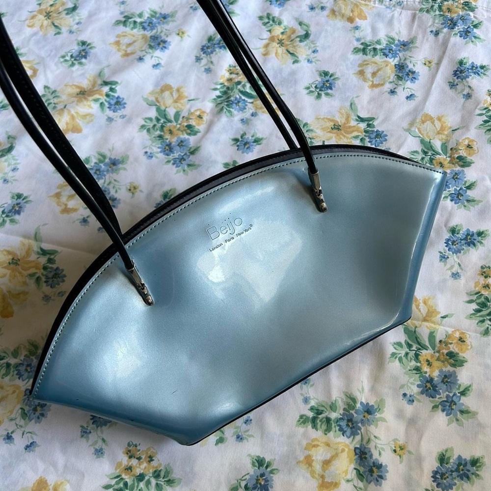 beijo over the moon shoulder bag